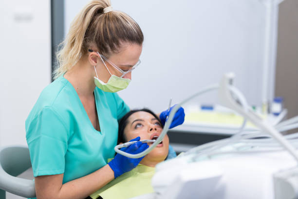 Best Emergency Dental Extractions in Home Gardens, CA